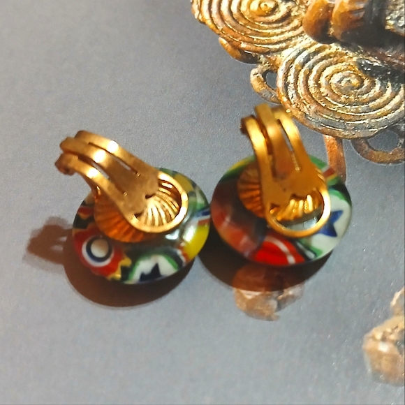 1940s Hand Blown Venetian Millifiori Glass Earrings - Picture 4 of 5